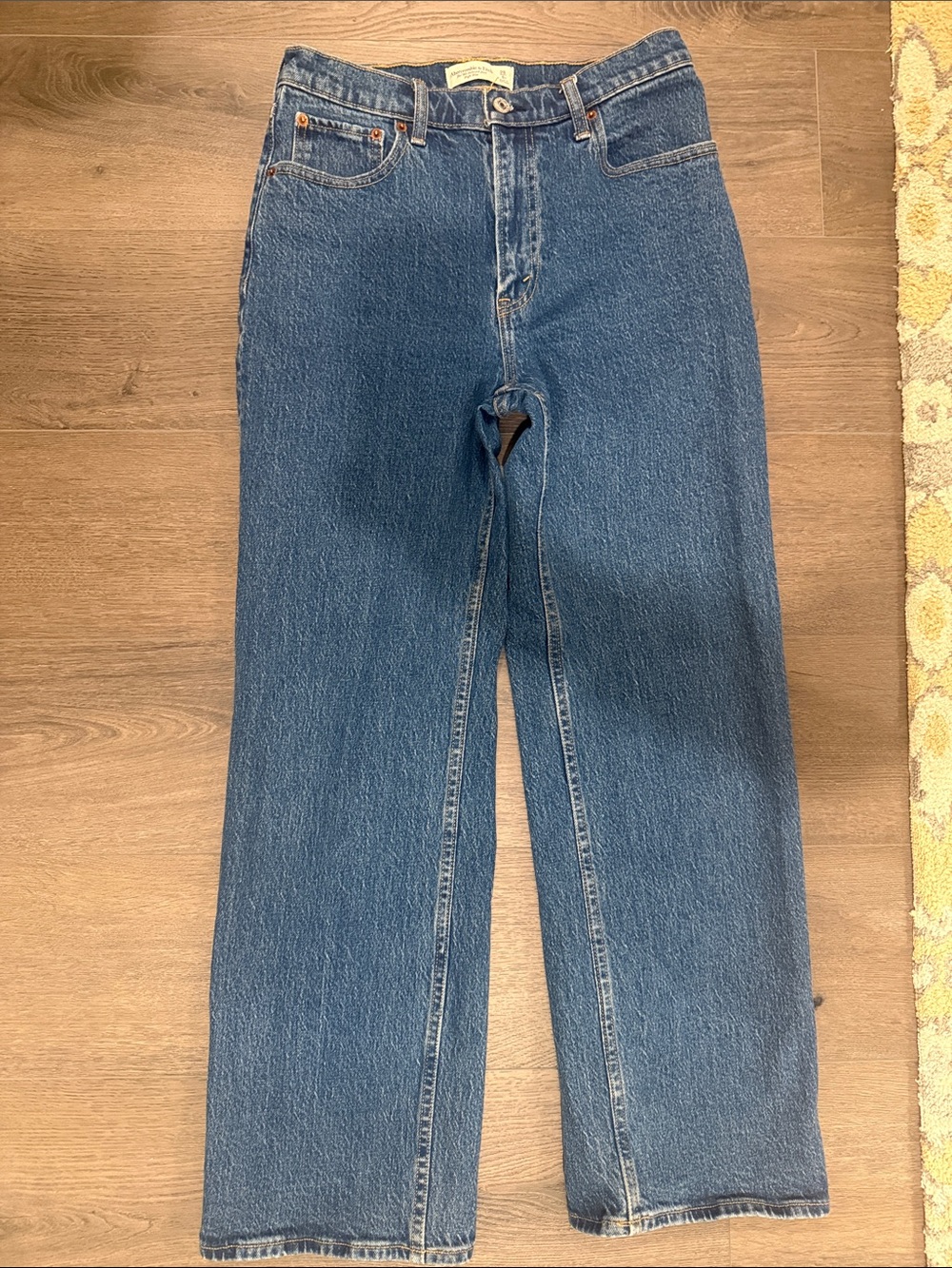 Abercrombie & Fitch High-Rise Straight Jeans - Medium Blue